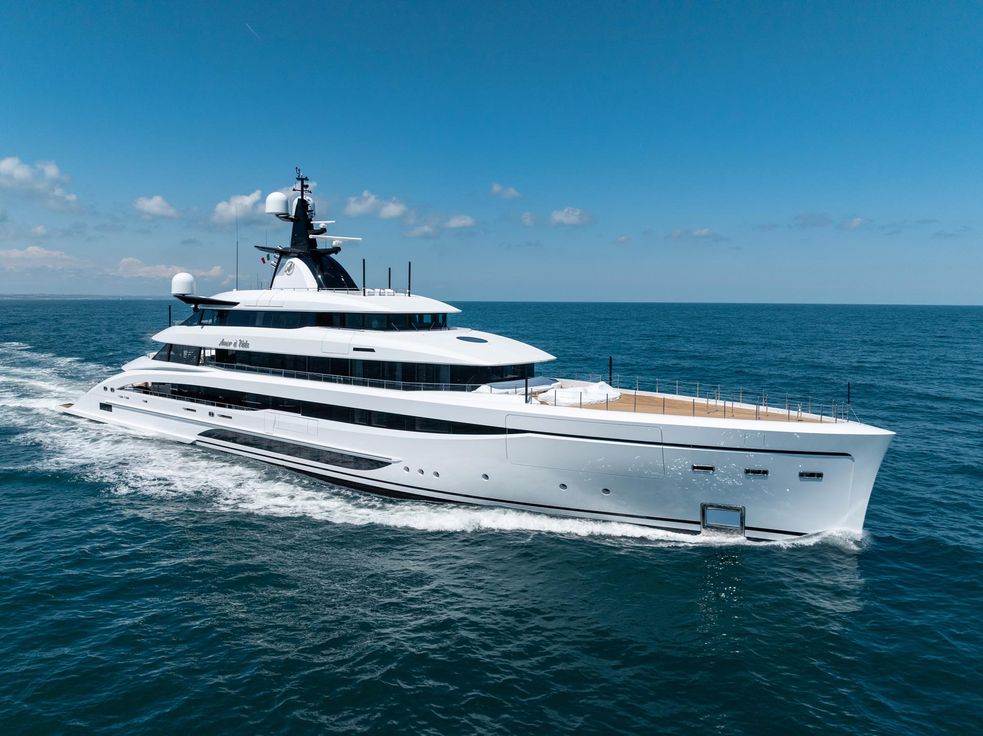 CRN Delivers 67m Hybrid Superyacht Masterpiece ‘Amor à Vida’ to Acclaim